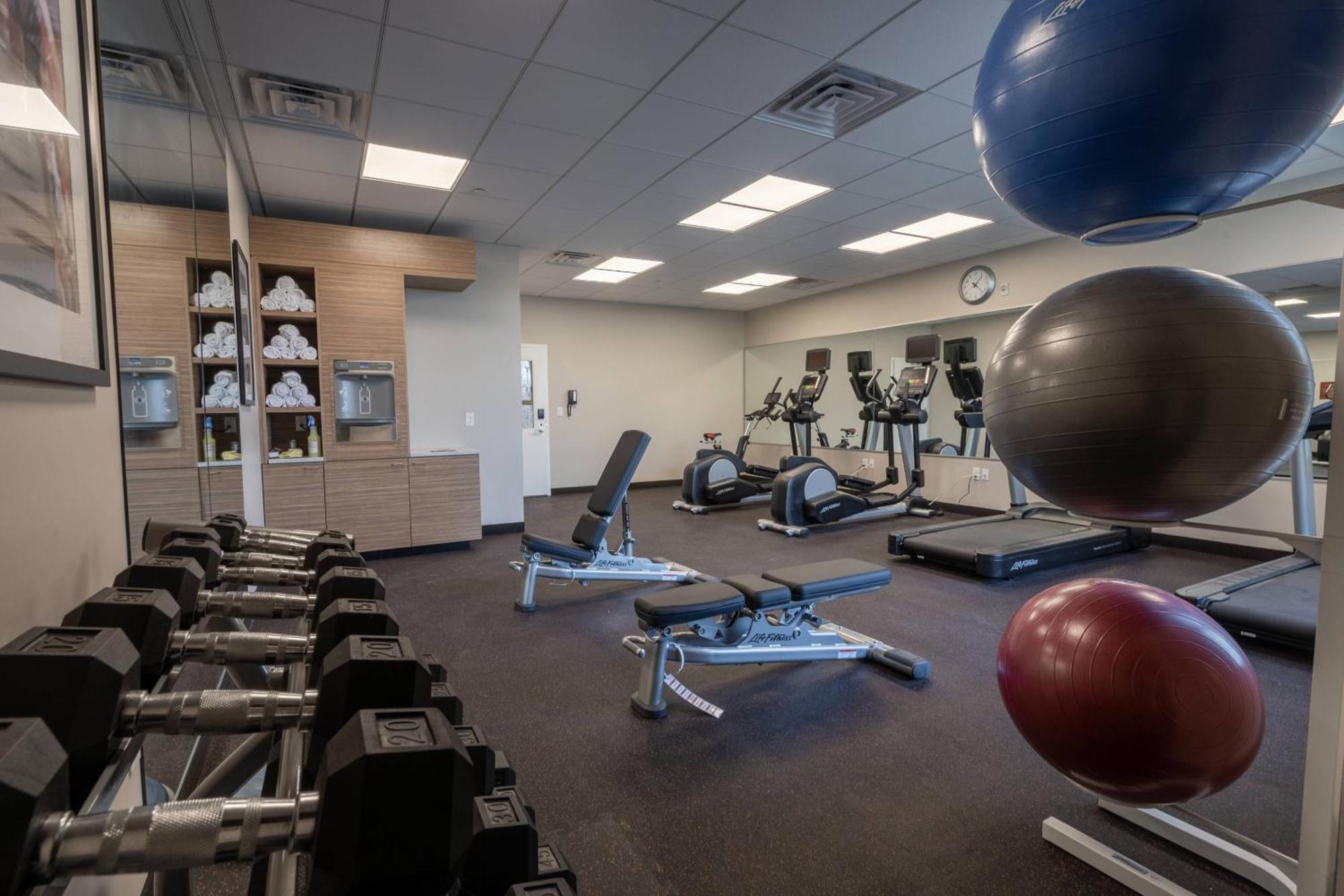 Towneplace Suites By Marriott Clinton Eksteriør bilde